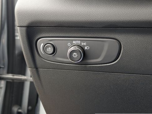 Used 2023 Buick Envision Essence image 28