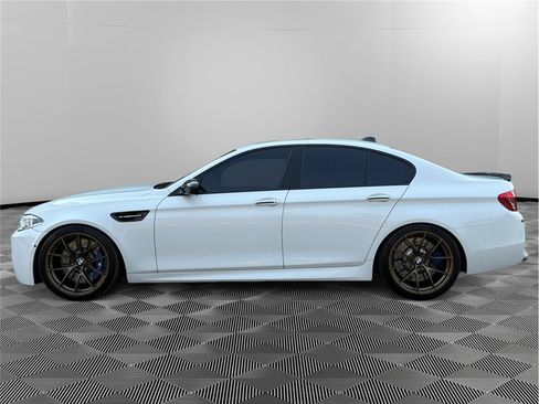 Used 2015 BMW M5 RWD image 2