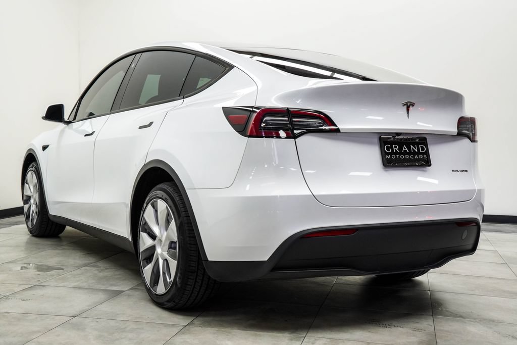 Used 2023 Tesla Model Y Long Range AWD/4WD image 12