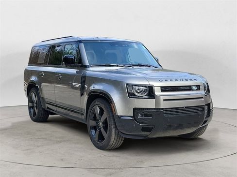 New 2025 Land Rover Defender 130 X-Dynamic SE image 7