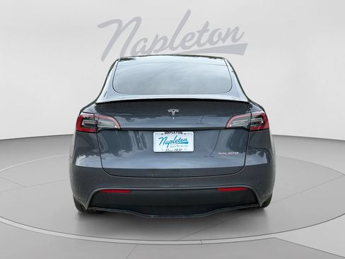Used 2023 Tesla Model Y Long Range AWD/4WD image 4