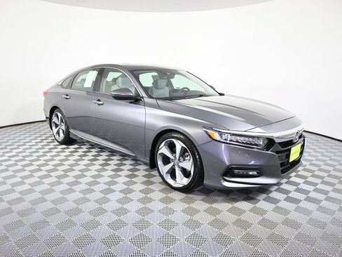 Used 2018 Honda Accord Touring image 9