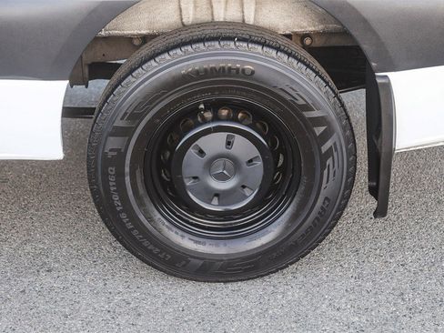 Used 2020 Mercedes-Benz Sprinter 2500 image 10