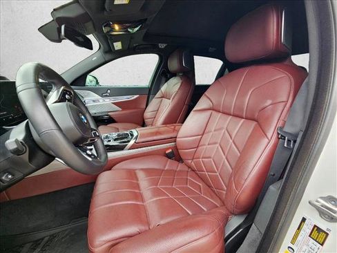 Used 2023 BMW 760i xDrive 760i xDrive w/ Luxury Rear Seating Package image 11