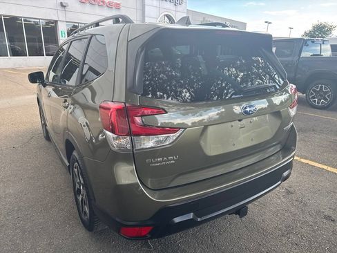 Used 2023 Subaru Forester Premium AWD/4WD image 7