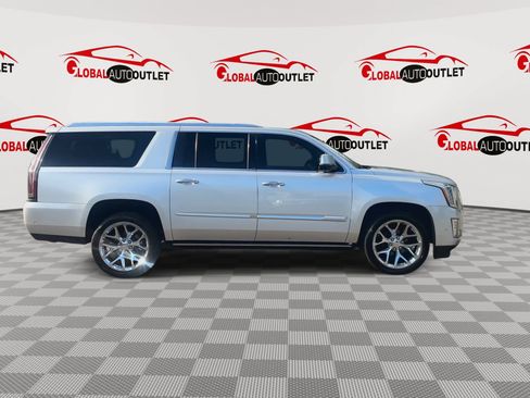 Used 2020 Cadillac Escalade ESV Premium Luxury RWD image 9