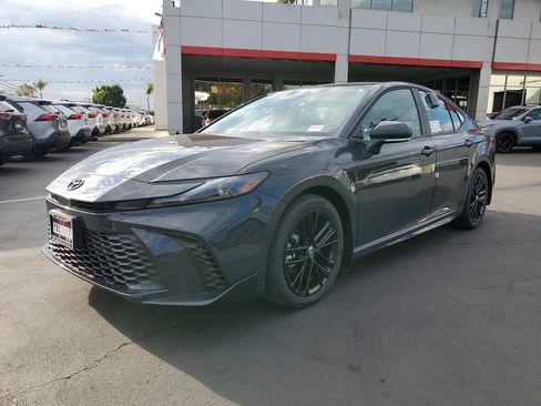 New 2026 Toyota Camry SE image 7