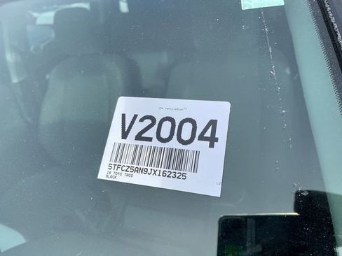 Certified 2018 Toyota Tacoma SR5 image 22