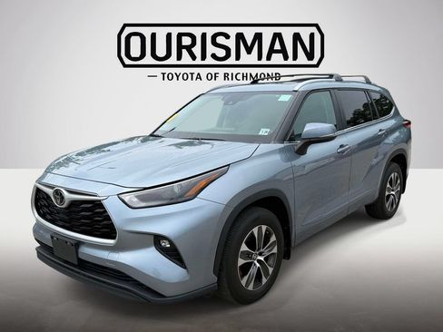 Used 2023 Toyota Highlander XLE AWD/4WD image 6