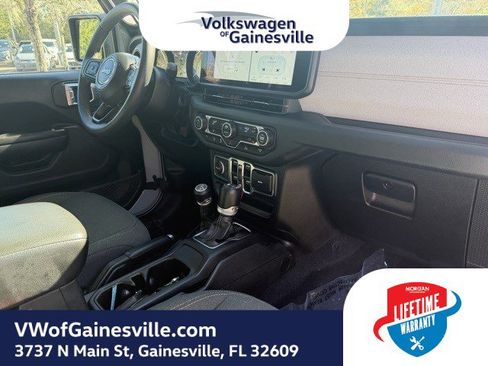 Used 2024 Jeep Wrangler Sport S image 9