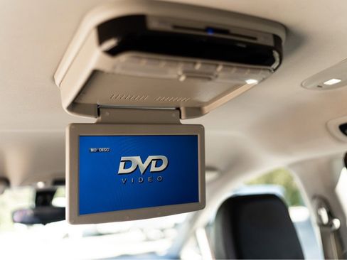 Used 2018 Chrysler Pacifica Touring-L image 20