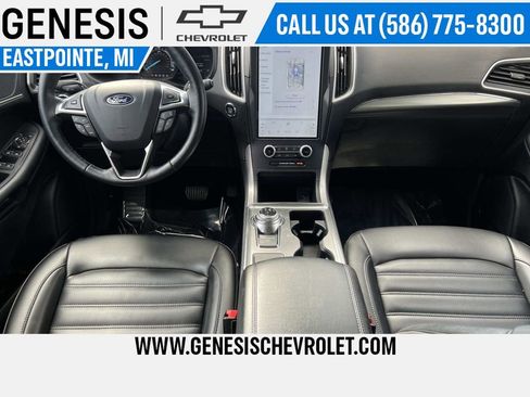 Used 2022 Ford Edge SEL w/ Convenience Package image 3