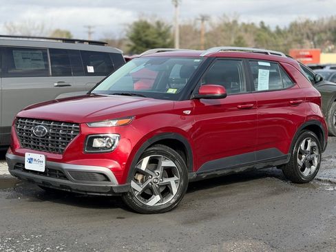 Used 2023 Hyundai Venue SEL w/ Cargo Package image 1