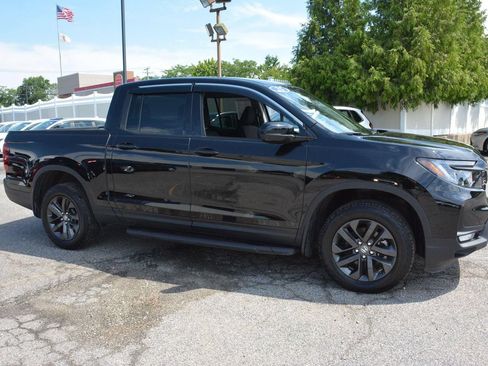 Used 2025 Honda Ridgeline Sport image 7