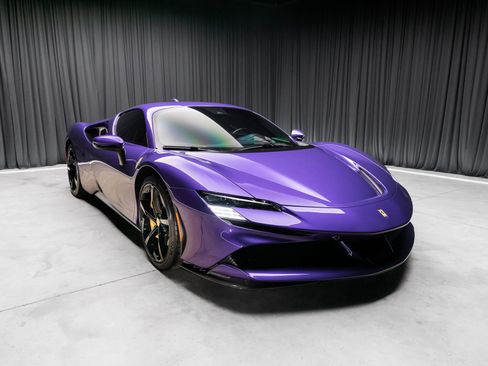 Used 2022 Ferrari SF90 Stradale image 8