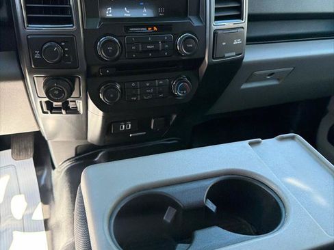 Used 2018 Ford F150 XLT w/ Equipment Group 302A Luxury AWD/4WD image 8