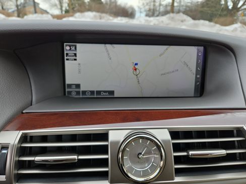 Used 2016 Lexus LS 460 AWD image 26