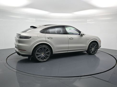 Used 2022 Porsche Cayenne Turbo S image 31