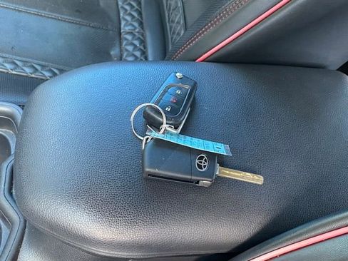 Used 2020 Toyota RAV4 LE image 30