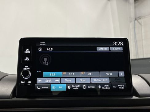 Used 2023 Honda Pilot EX-L image 18