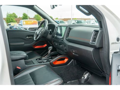 Used 2023 Nissan Frontier PRO-4X w/ Pro-4X Premium Package AWD/4WD image 19