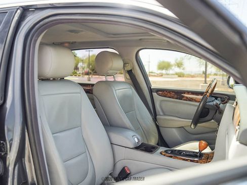 Used 2006 Jaguar XJ8 RWD image 54