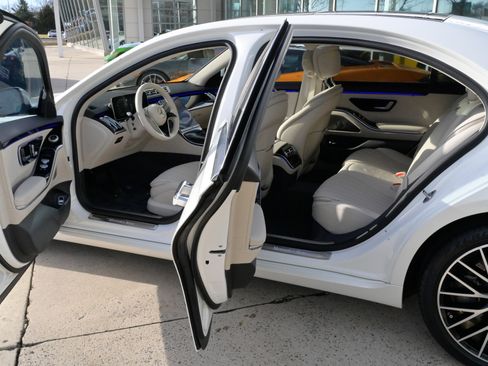 Used 2022 Mercedes-Benz S 580 4MATIC Sedan image 32