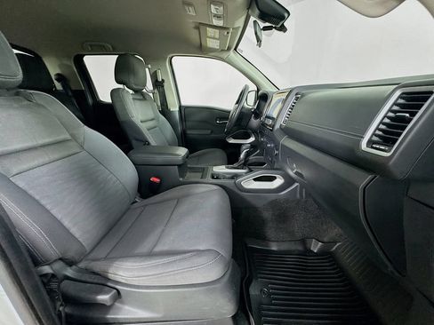 Used 2022 Nissan Frontier SV RWD image 31
