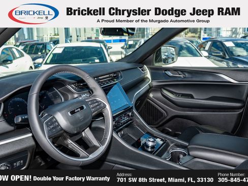 New 2025 Jeep Grand Cherokee Laredo X w/ Luxury Tech Group I image 15