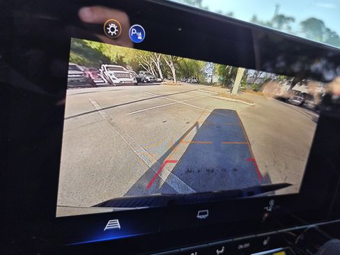Used 2025 Chevrolet Colorado LT RWD image 27