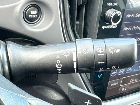 Certified 2025 Subaru Crosstrek 2.5i Limited w/ Crosstrek Mirror Package image 17