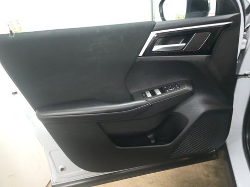 Used 2022 Mitsubishi Outlander ES image 17