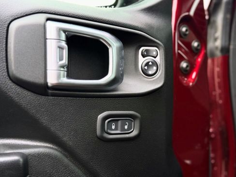 Used 2021 Jeep Gladiator Rubicon image 11