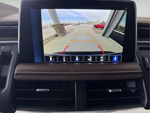 Used 2024 Chevrolet Tahoe High Country AWD/4WD image 19