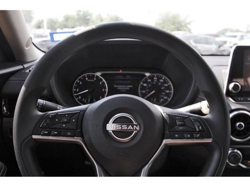 Used 2025 Nissan Sentra SV FWD image 8
