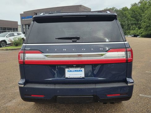 Used 2019 Lincoln Navigator Reserve AWD/4WD image 5