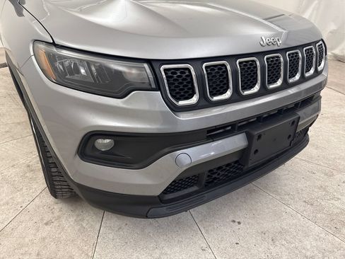 Used 2023 Jeep Compass Latitude AWD/4WD image 11