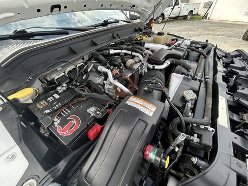 Used 2014 Ford F550 4x4 Crew Cab Super Duty image 27
