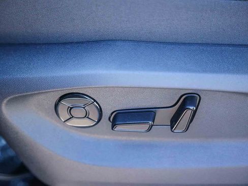 New 2026 Volkswagen Tiguan SE R-Line image 32