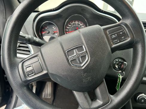 Used 2013 Dodge Avenger SE image 18