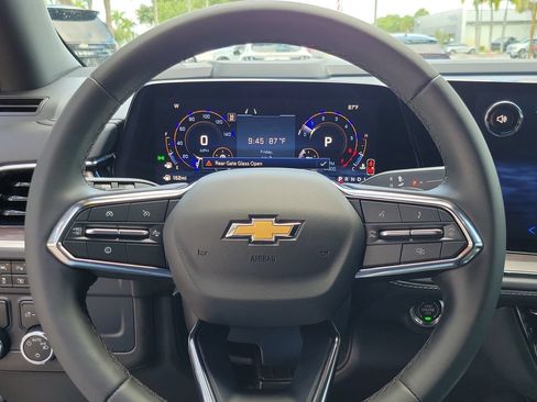 Used 2026 Chevrolet Suburban LT RWD image 22