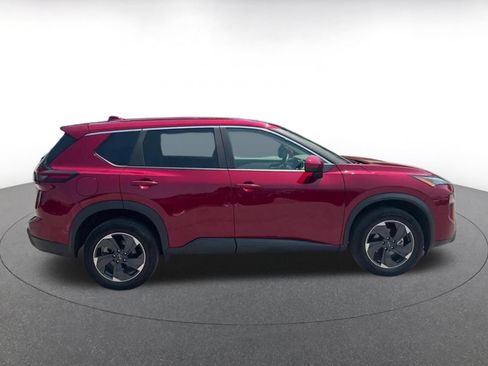 Used 2025 Nissan Rogue SV AWD/4WD image 16