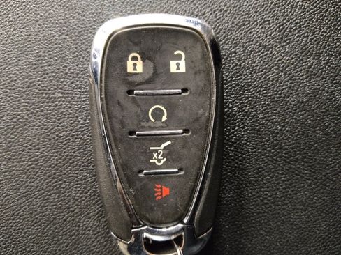 Used 2024 Chevrolet Equinox LT FWD image 32
