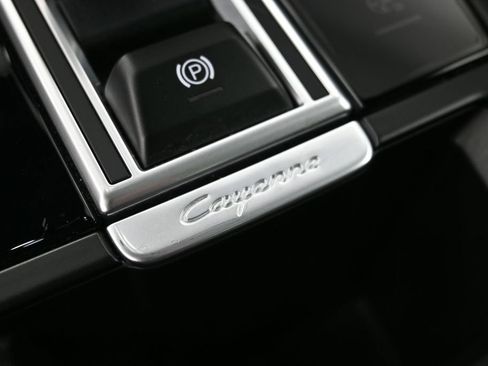 Used 2023 Porsche Cayenne GTS w/ Assistance Package AWD/4WD image 19