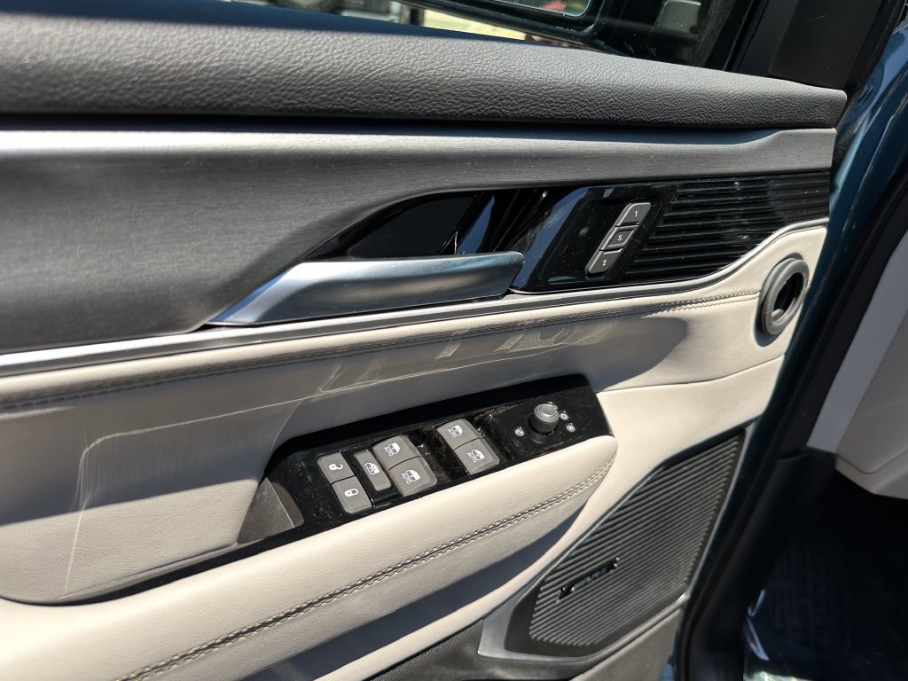 New 2026 Jeep Grand Wagoneer Limited w/ Rear Seat Video Group I AWD/4WD image 22