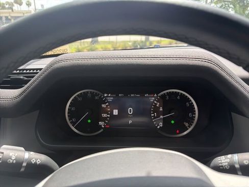 Used 2022 Land Rover Defender 110 X-Dynamic SE AWD/4WD image 8