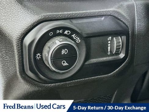 Used 2023 Jeep Gladiator Sport AWD/4WD image 15