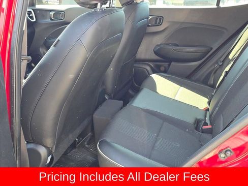 Used 2022 Hyundai Venue Limited FWD image 5