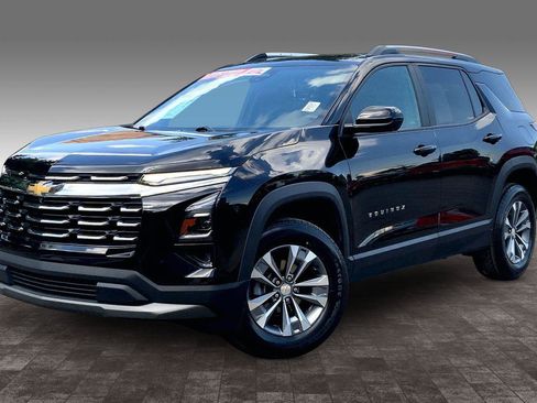Used 2025 Chevrolet Equinox LT w/ Convenience Package II FWD image 1