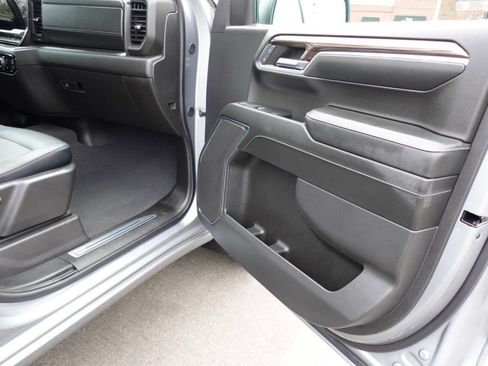 Used 2024 Chevrolet Silverado 1500 LT image 31